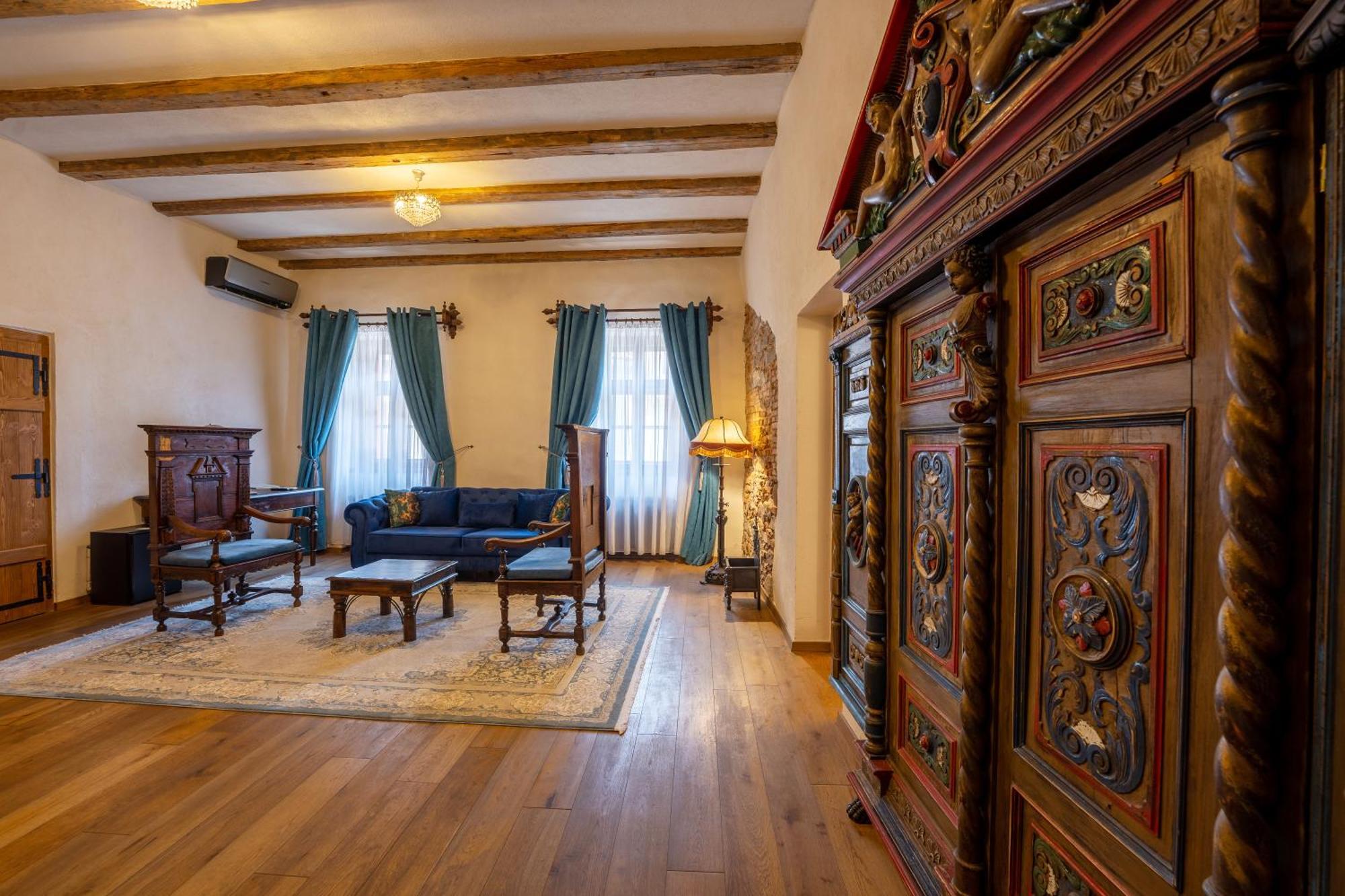 The Throne - M Museum Hotel Sighişoara Exterior foto