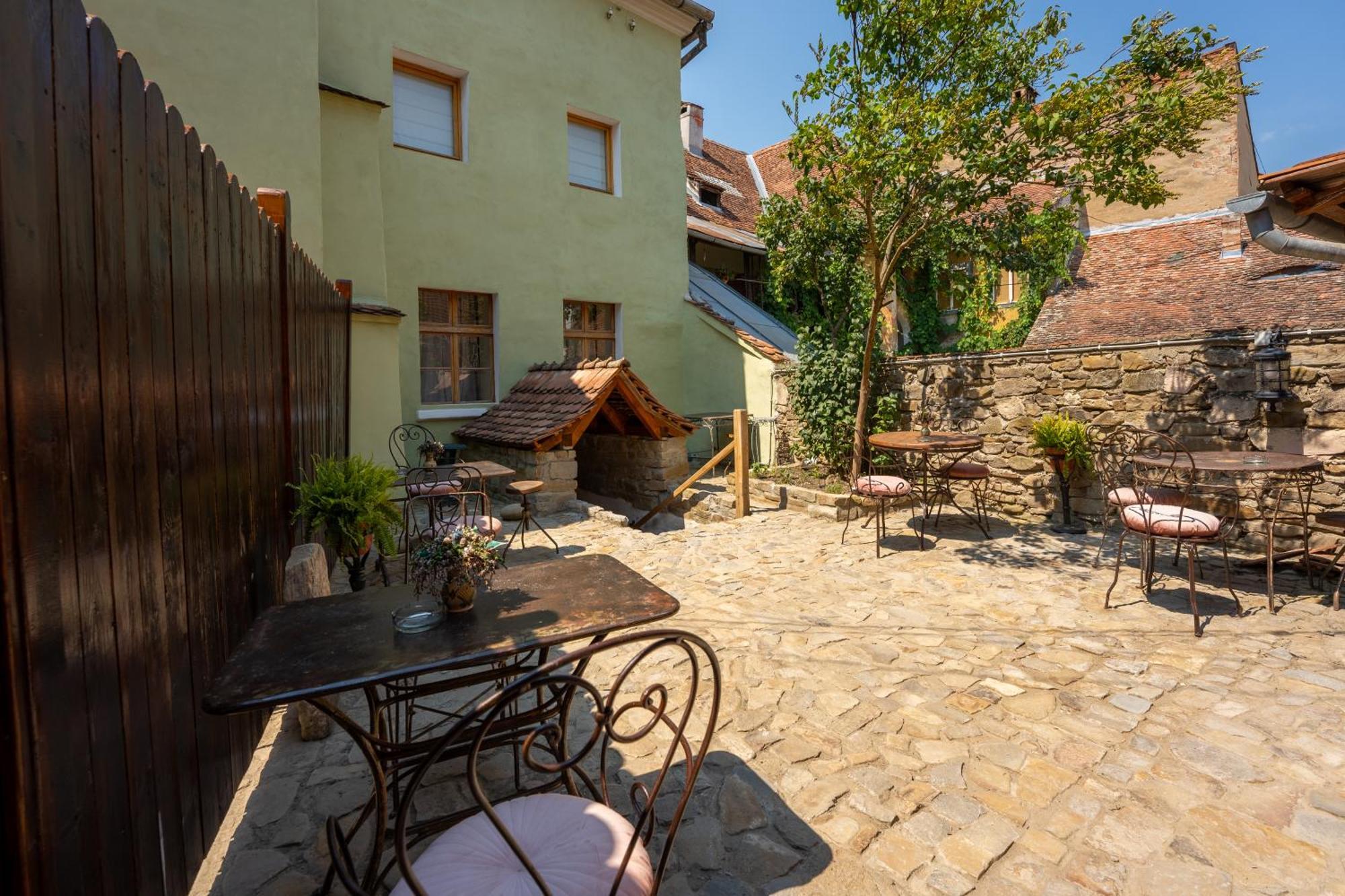 The Throne - M Museum Hotel Sighişoara Exterior foto